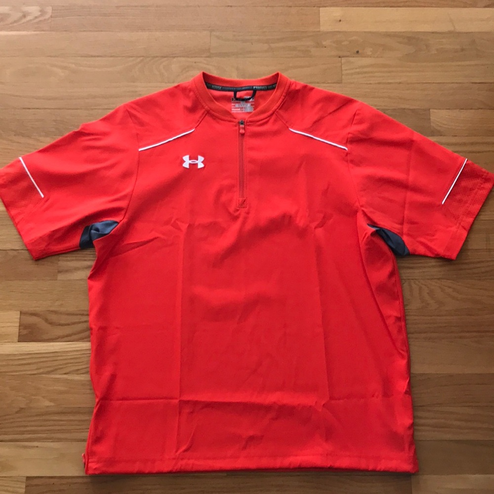 Men’s Med Under Armour Golf all season pull over
